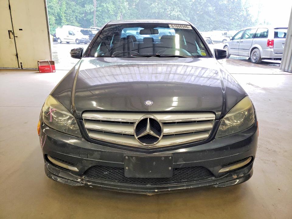 61668946 :رقم المزاد ، WDDGF8BB9BF652597 vin ، 2011 Mercedes-benz C مزاد بيع