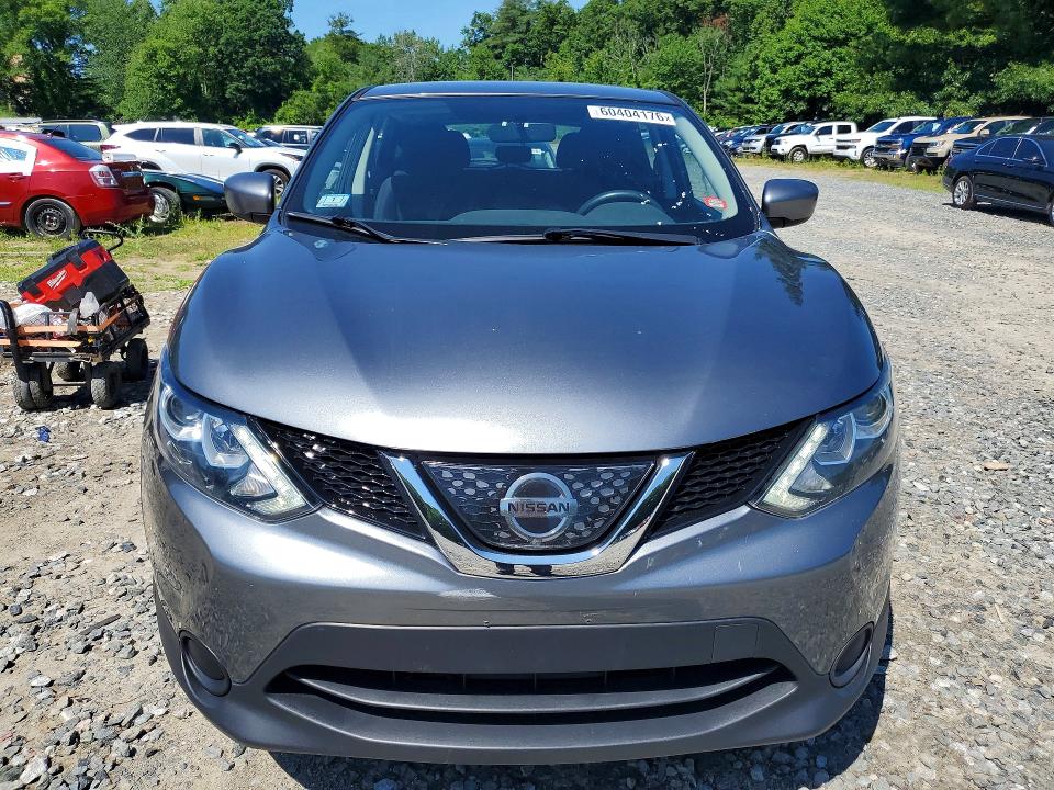 60404176 :رقم المزاد ، JN1BJ1CR6JW257381 vin ، 2018 Nissan Rogue Sport مزاد بيع