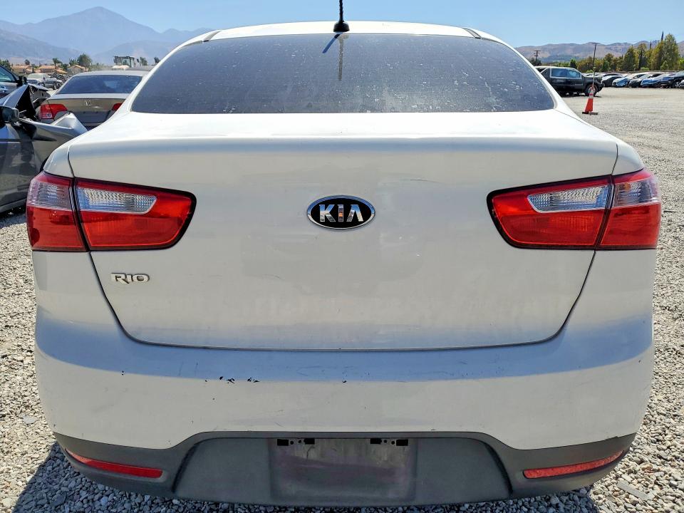 62662656 :رقم المزاد ، KNADM4A37F6468980 vin ، 2015 Kia Rio مزاد بيع