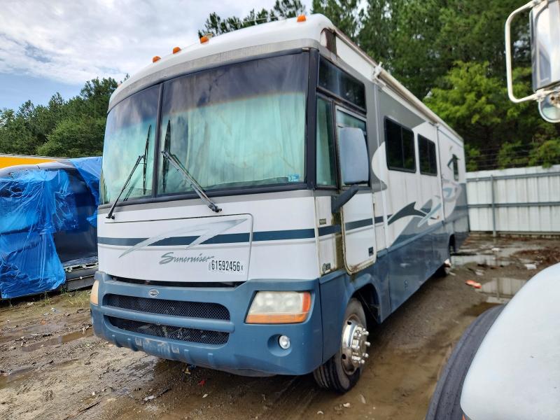 Продаж на аукціоні авто 2003 Winnebago Suncruiser, vin: 5B4MP67G533366452, номер лоту: 61592456