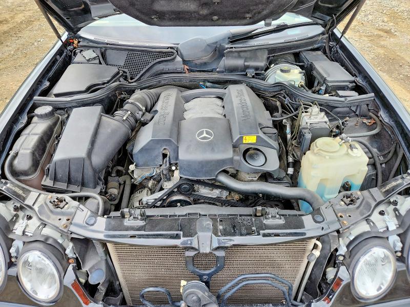 61800516 :رقم المزاد ، WDBJF82J41X052469 vin ، 2001 Mercedes-benz E مزاد بيع