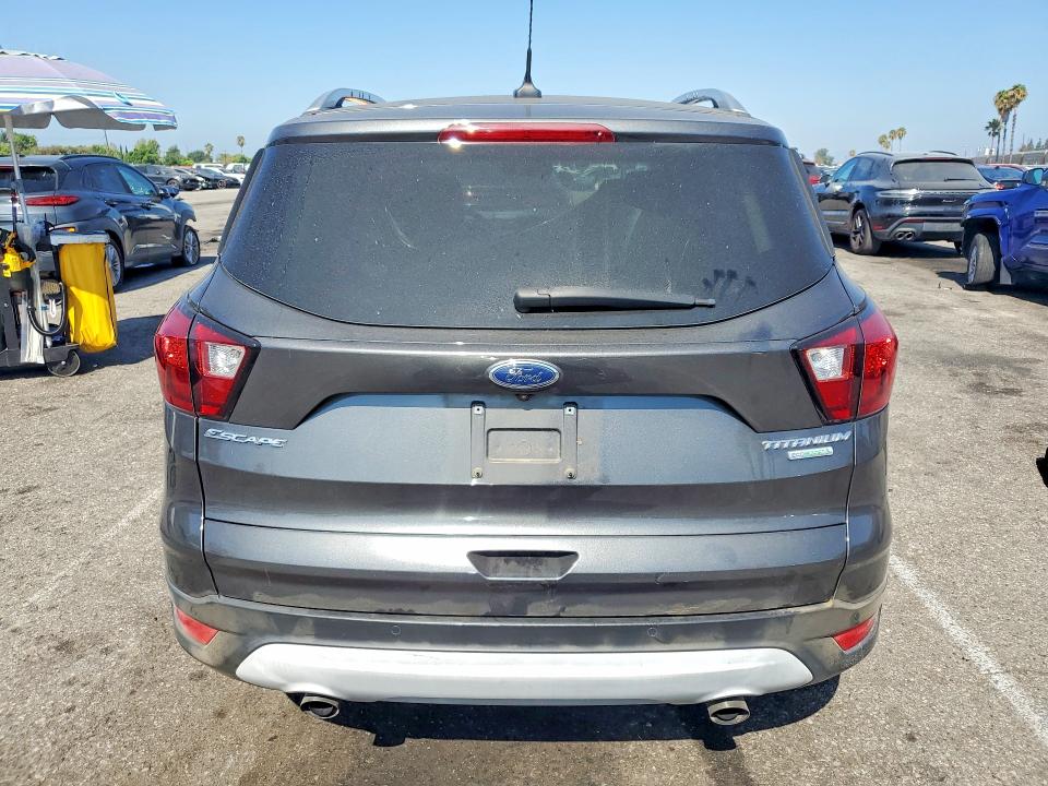 Продажа на аукционе авто 2019 Ford Escape, vin: 1FMCU0J91KUB79218, номер лота: 63336256
