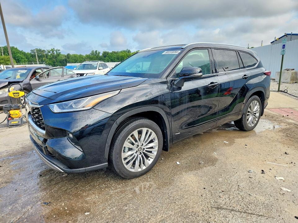 60233056 :رقم المزاد ، 5TDEBRCH0TS708840 vin ، 2026 Toyota Highlander Hybrid مزاد بيع