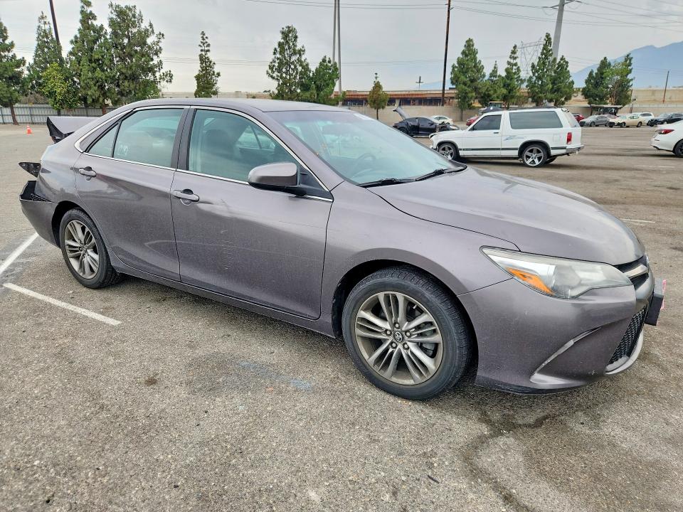 60837716 :رقم المزاد ، 4T1BF1FK9GU595161 vin ، 2016 Toyota Camry مزاد بيع