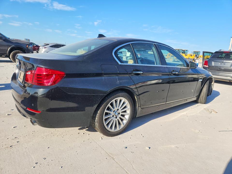 62519846 :رقم المزاد ، WBAFR7C56BC605784 vin ، 2011 Bmw 535 مزاد بيع