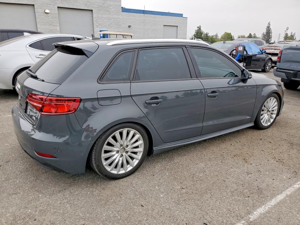 2017 Audi A3 მანქანა იყიდება აუქციონზე, vin: WAUUPBFF8HA096547, აუქციონის ნომერი: 58948536