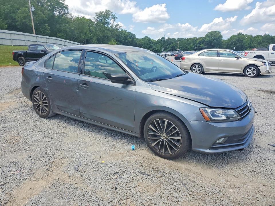 61560696 :رقم المزاد ، 3VWD17AJ3GM398887 vin ، 2016 Volkswagen Jetta مزاد بيع