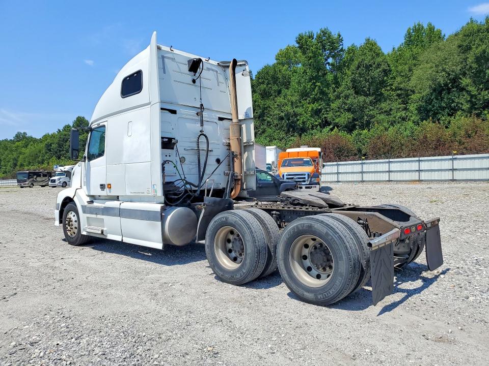 63681456 :رقم المزاد ، 4V4NC9GH35N374503 vin ، 2005 Volvo Vn مزاد بيع