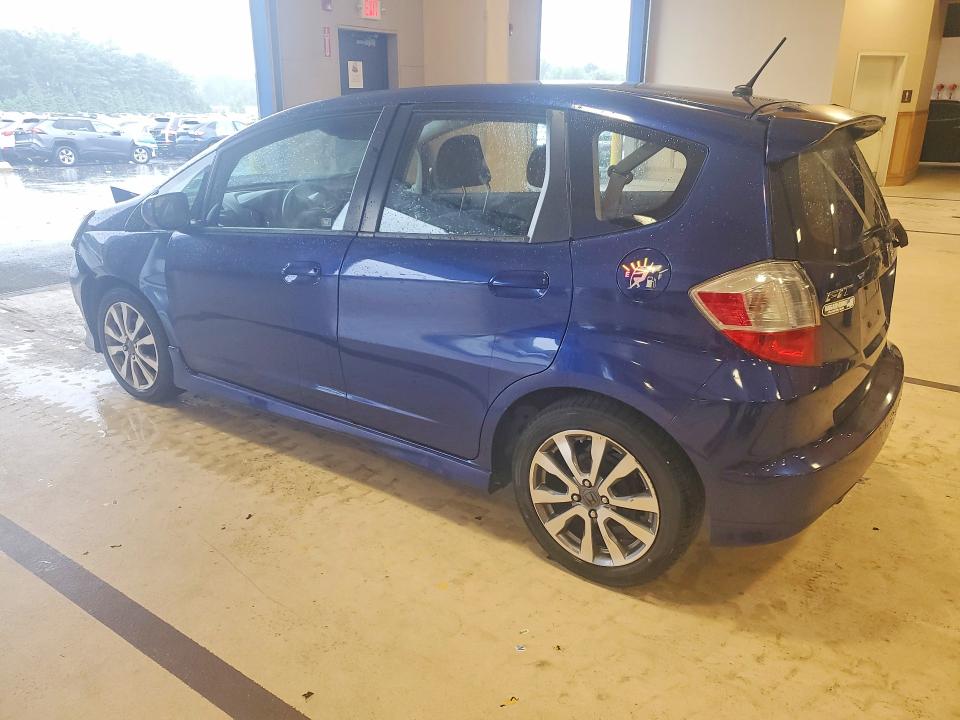 Продажа на аукционе авто 2013 Honda Fit, vin: JHMGE8H56DC048832, номер лота: 62571036
