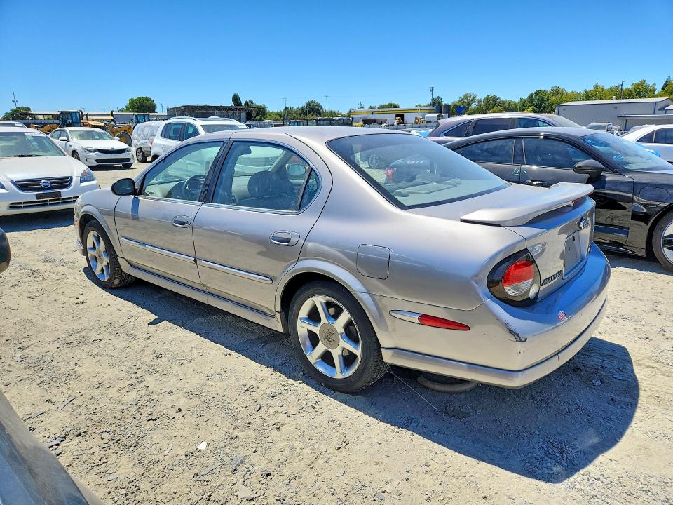 2001 Nissan Maxima მანქანა იყიდება აუქციონზე, vin: JN1CA31A21T107766, აუქციონის ნომერი: 60860616