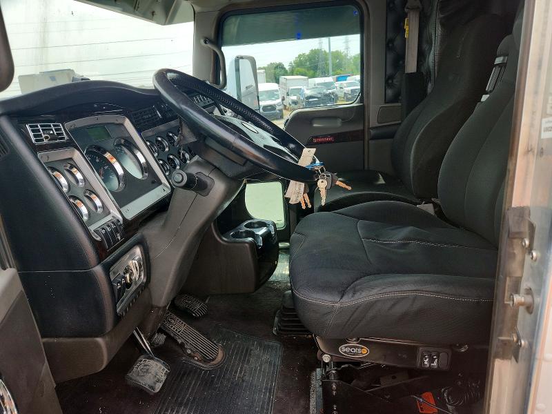 62071946 :رقم المزاد ، 1XKAD49XXDJ364396 vin ، 2013 Kenworth Construction مزاد بيع