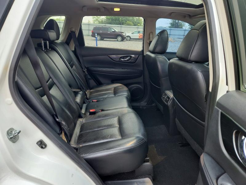 61382596 :رقم المزاد ، 5N1AT2MV7FC860638 vin ، 2015 Nissan Rogue مزاد بيع