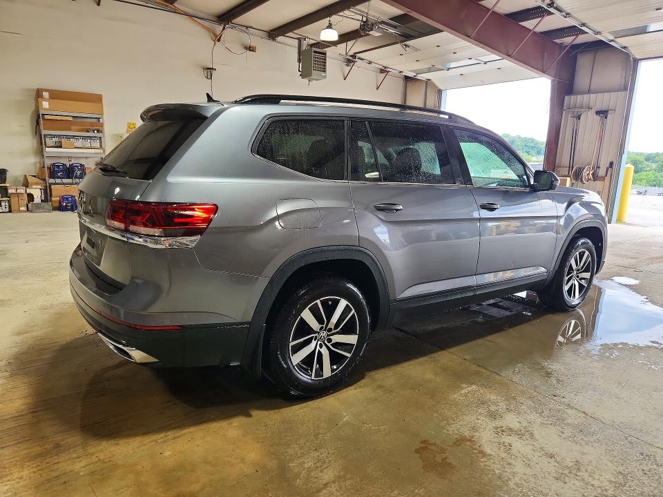 62253626 :رقم المزاد ، 1V2DP2CA3NC527435 vin ، 2022 Volkswagen Atlas مزاد بيع