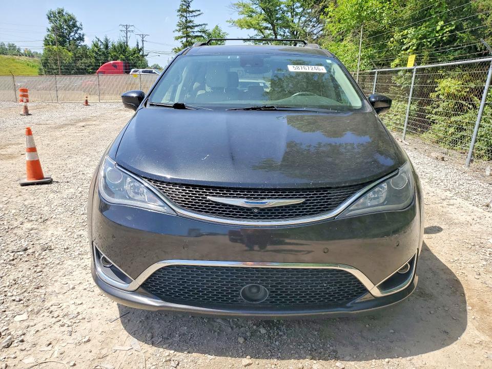 58767246 :رقم المزاد ، 2C4RC1EG5JR122208 vin ، 2018 Chrysler Pacifica مزاد بيع