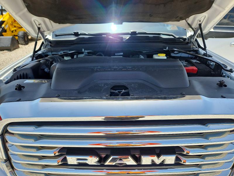61170726 :رقم المزاد ، 3C63RRNL8NG135215 vin ، 2022 Ram 3500 مزاد بيع