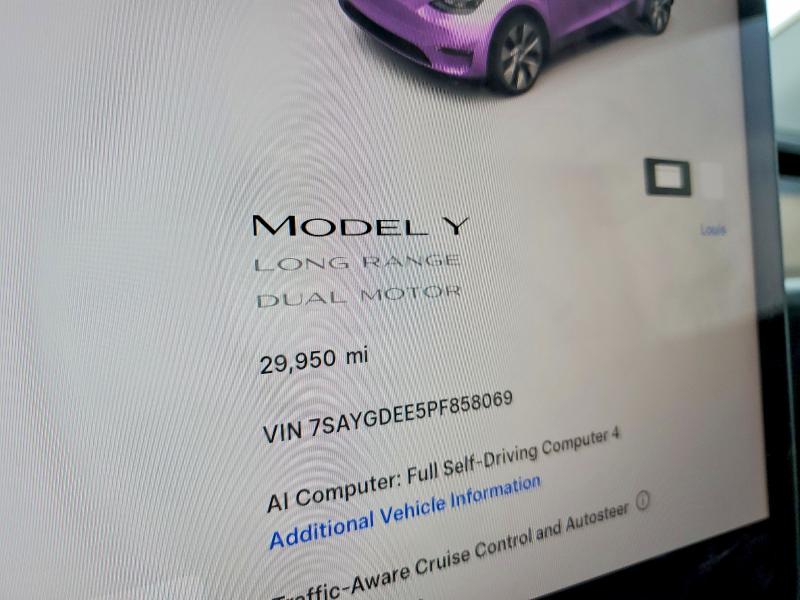 Продажа на аукционе авто 2023 Tesla Model Y, vin: 7SAYGDEE5PF858069, номер лота: 61920946