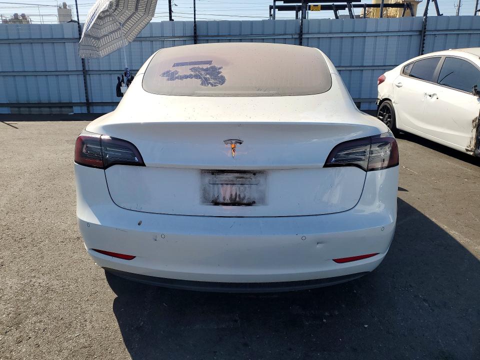2018 Tesla Model 3 მანქანა იყიდება აუქციონზე, vin: 5YJ3E1EA7JF015829, აუქციონის ნომერი: 62498056