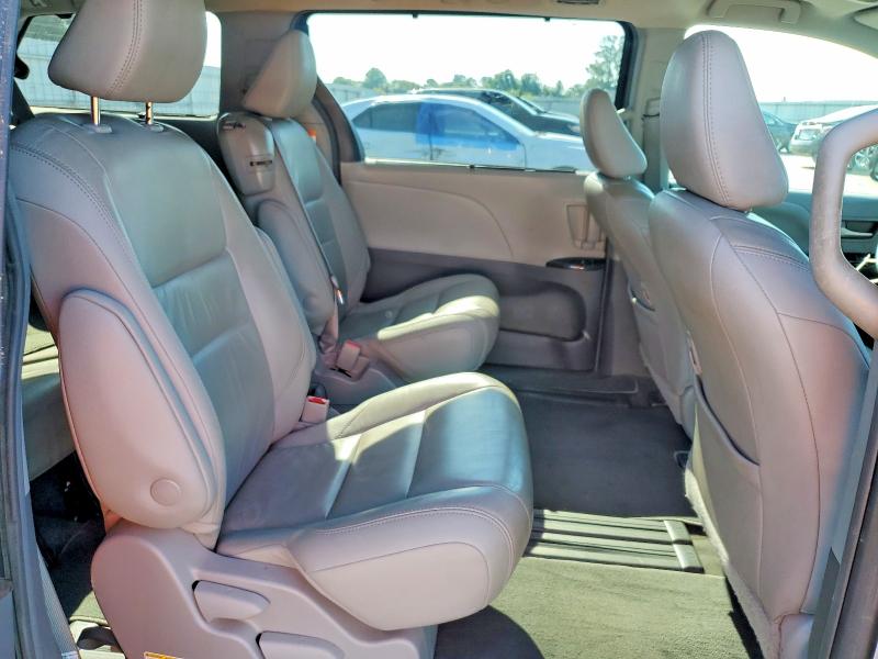 2018 Toyota Sienna მანქანა იყიდება აუქციონზე, vin: 5TDYZ3DC2JS960353, აუქციონის ნომერი: 63132846