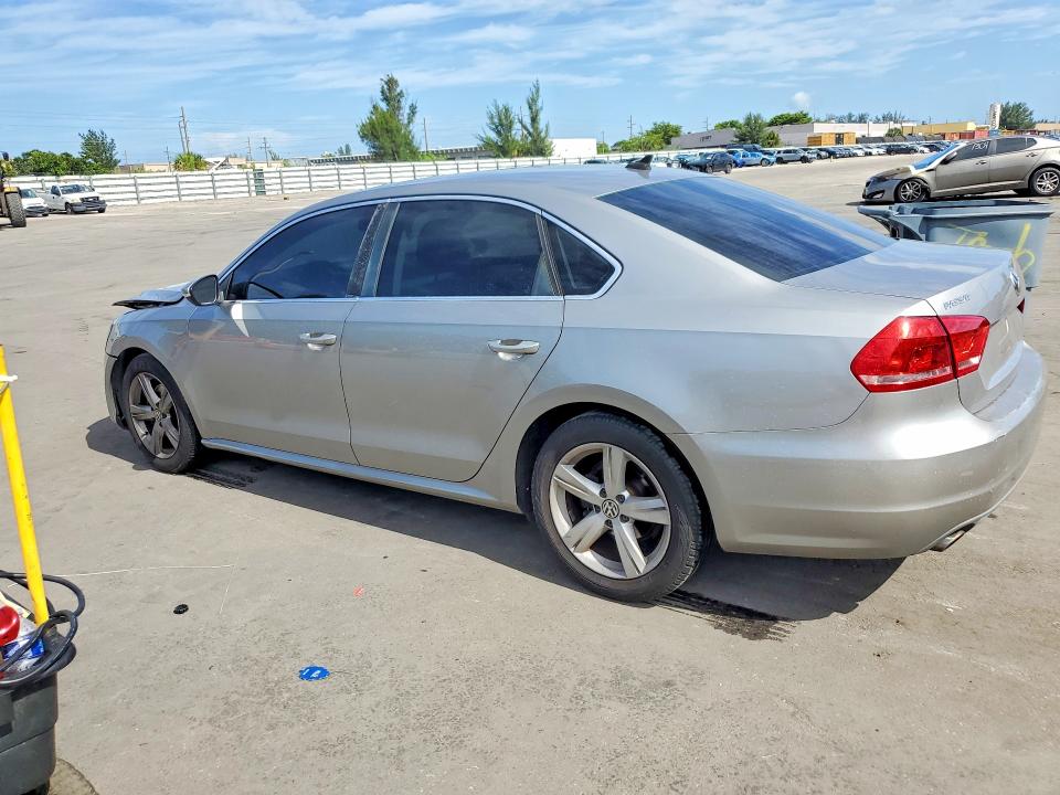 62203246 :رقم المزاد ، 1VWBP7A32CC054468 vin ، 2012 Volkswagen Passat مزاد بيع