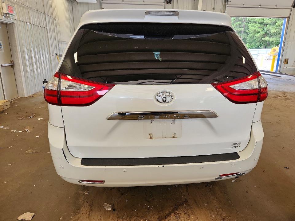 Продажа на аукционе авто 2017 Toyota Sienna, vin: 5TDDZ3DC5HS160929, номер лота: 62038676