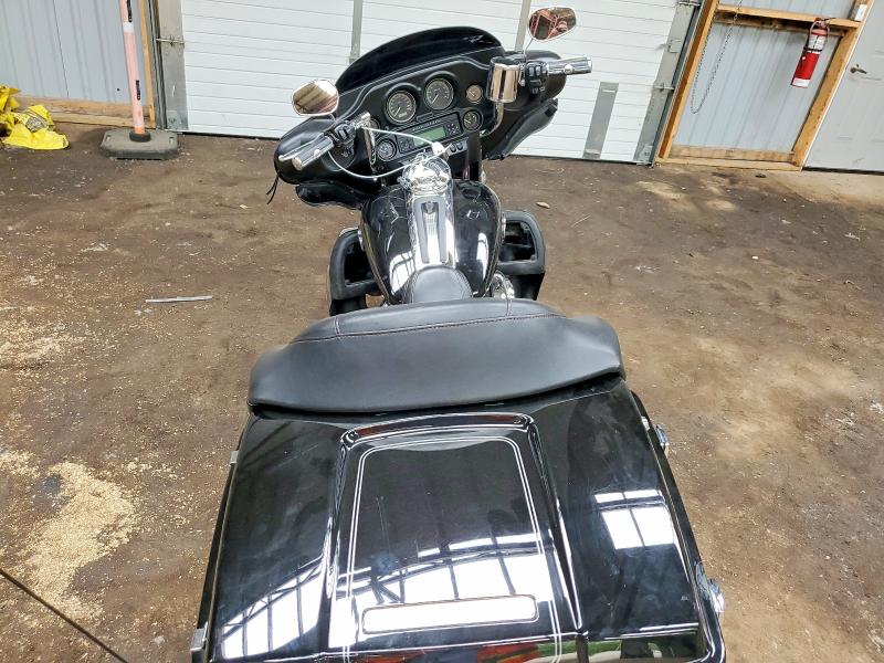 59546706 :رقم المزاد ، 5HD1FC4A1AB642280 vin ، 2010 Harley-davidson Flhtcu مزاد بيع