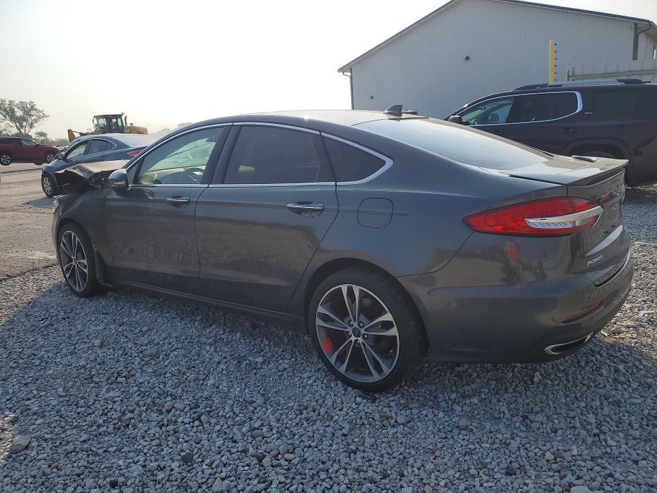 63130086 :رقم المزاد ، 3FA6P0D93LR192345 vin ، 2020 Ford Fusion مزاد بيع