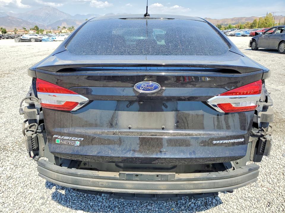 62104246 :رقم المزاد ، 3FA6P0SU5KR174726 vin ، 2019 Ford Fusion مزاد بيع