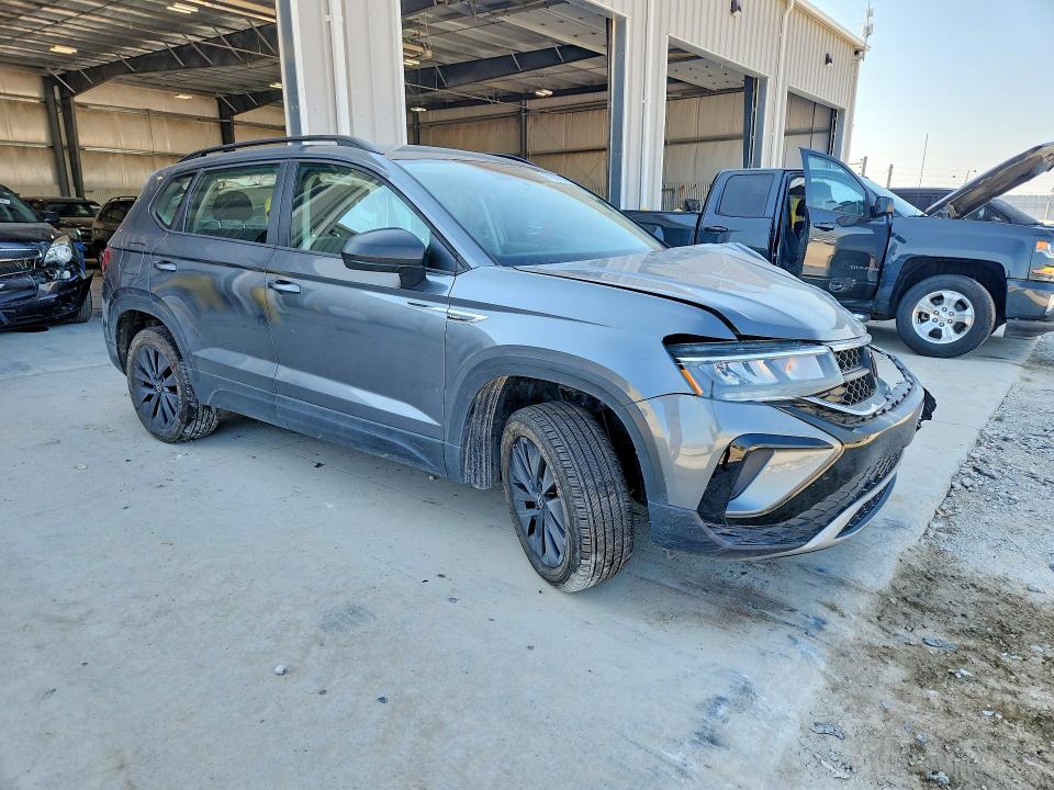2022 Volkswagen Taos მანქანა იყიდება აუქციონზე, vin: 3VVCX7B28NM036475, აუქციონის ნომერი: 61333706