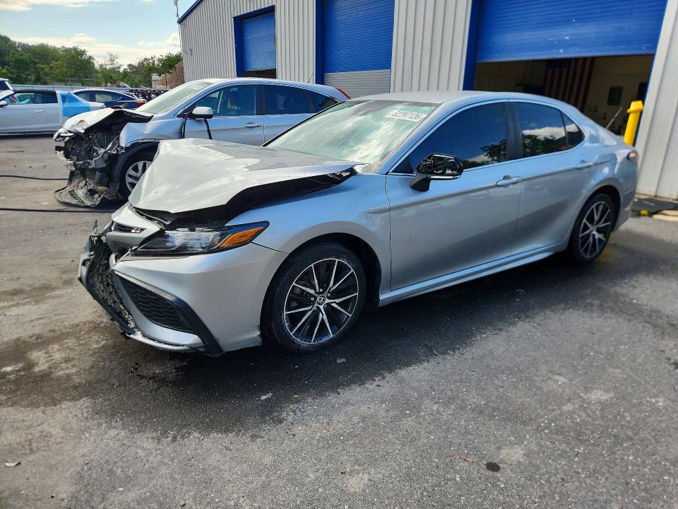 Продажа на аукционе авто 2022 Toyota Camry, vin: 4T1G11BK5NU055832, номер лота: 62297126