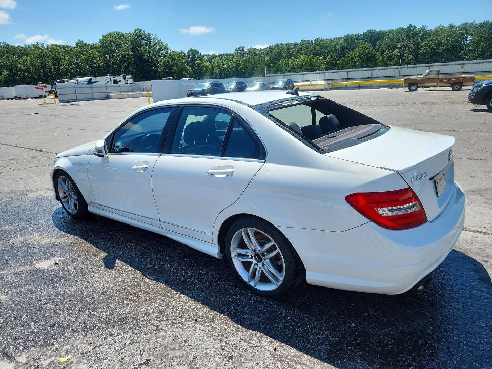 Продажа на аукционе авто 2013 Mercedes-benz C, vin: WDDGF4HB2DA797626, номер лота: 59085066