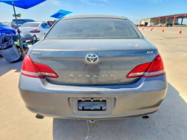 62309526 :رقم المزاد ، 4T1BK36B68U319545 vin ، 2008 Toyota Avalon مزاد بيع