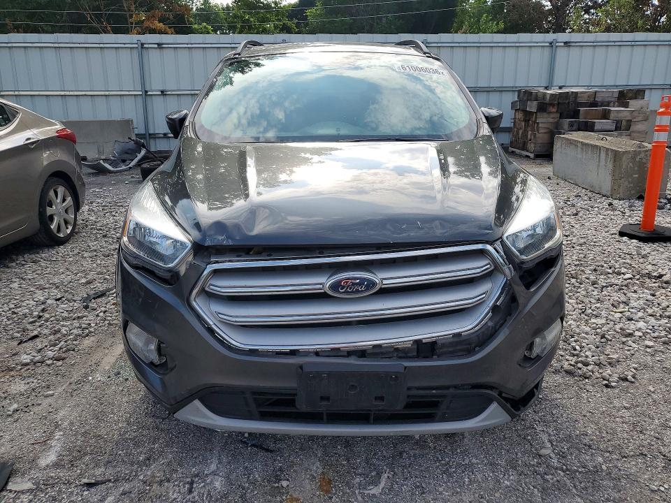 Продажа на аукционе авто 2018 Ford Escape, vin: 1FMCU0GD0JUB12250, номер лота: 61006036