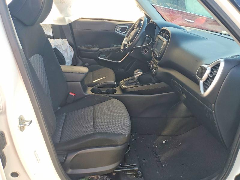 2021 Kia Soul მანქანა იყიდება აუქციონზე, vin: KNDJ23AU8M7136973, აუქციონის ნომერი: 60545826