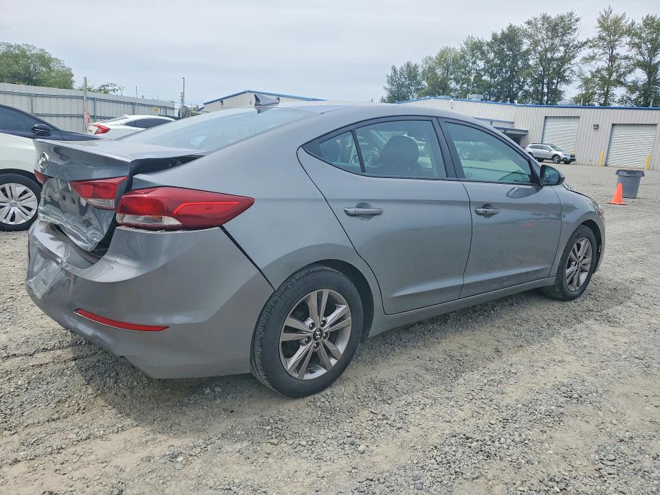 61732726 :رقم المزاد ، KMHD84LF5HU386755 vin ، 2017 Hyundai Elantra مزاد بيع
