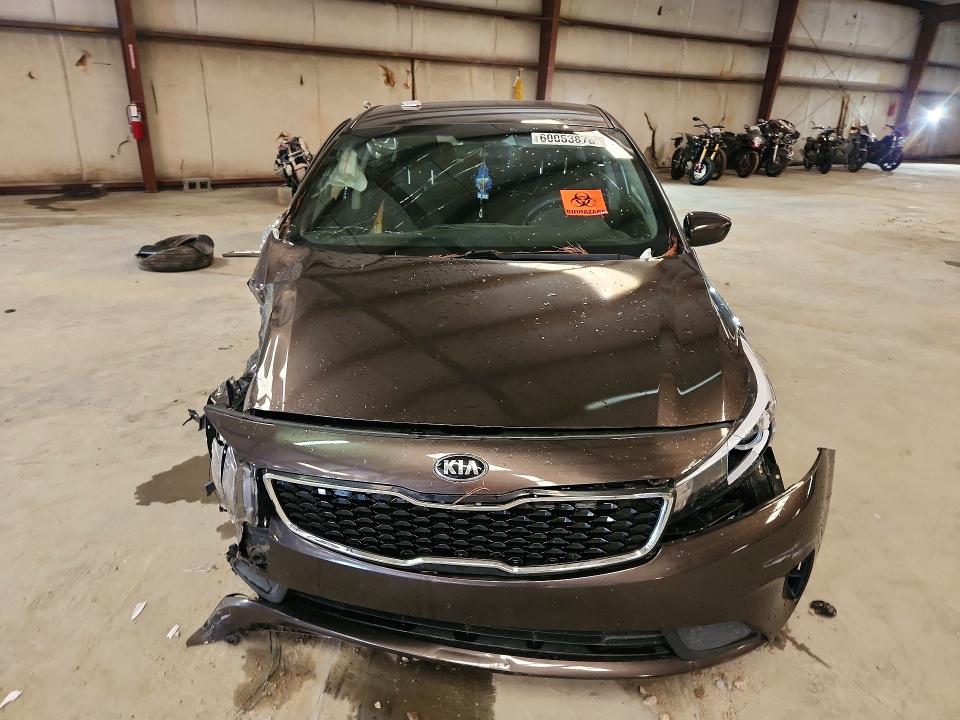 60053876 :رقم المزاد ، 3KPFL4A71JE164628 vin ، 2018 Kia Forte مزاد بيع