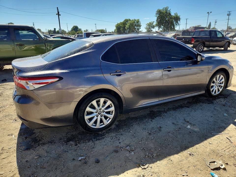 Продаж на аукціоні авто 2018 Toyota Camry, vin: 4T1B11HK3JU658239, номер лоту: 60198046