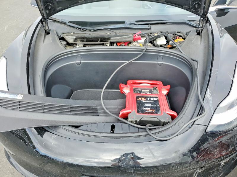 Продажа на аукционе авто 2018 Tesla Model 3, vin: 5YJ3E1EA8JF044109, номер лота: 59998136