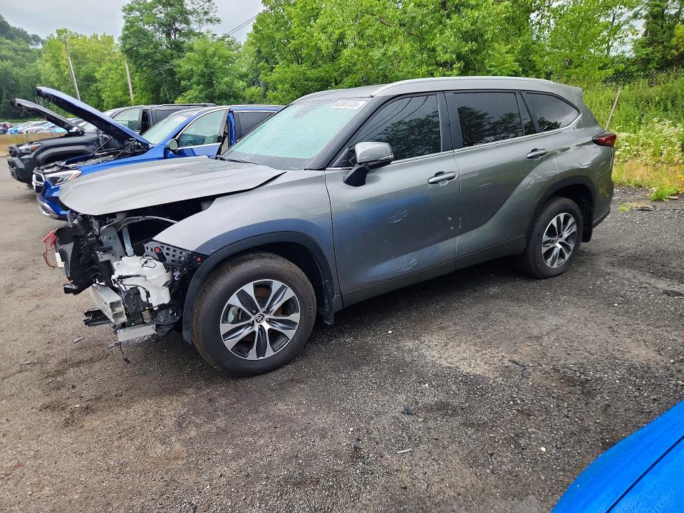 Продажа на аукционе авто 2026 Toyota Highlander, vin: 5TDKDRBH6TS598911, номер лота: 62201726