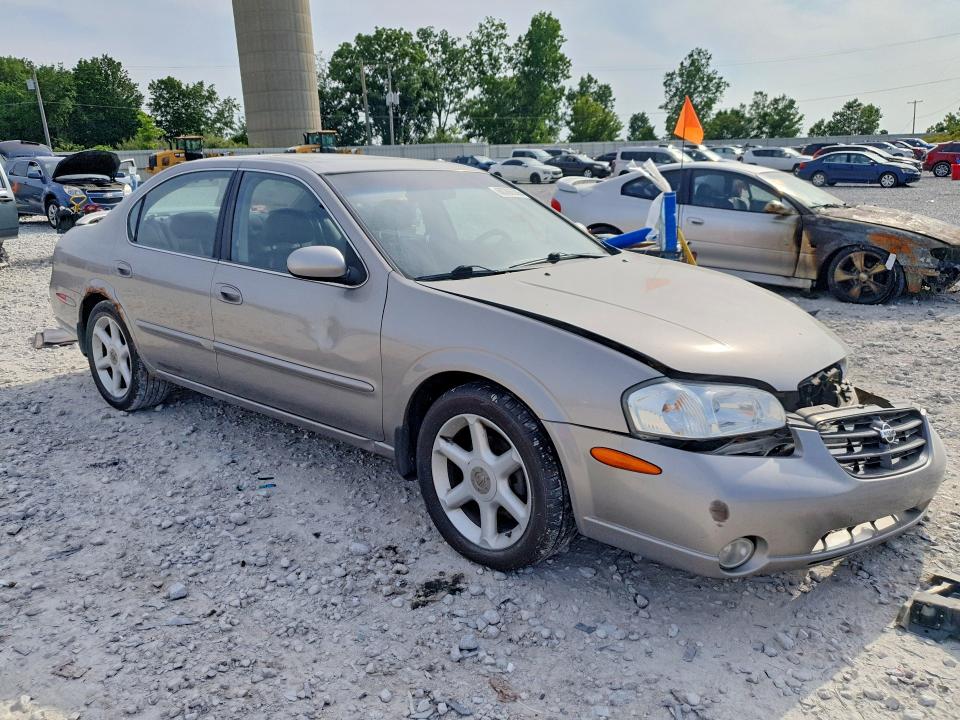 60366306 :رقم المزاد ، JN1CA31A2YT030875 vin ، 2000 Nissan Maxima مزاد بيع