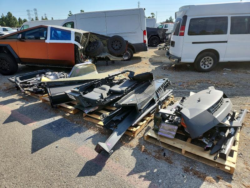 2024 Tesla Cybertruck მანქანა იყიდება აუქციონზე, vin: 7G2CEHED4RA011892, აუქციონის ნომერი: 61803466