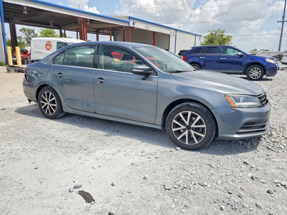 60491446 :رقم المزاد ، 3VWDB7AJ1HM275314 vin ، 2017 Volkswagen Jetta مزاد بيع
