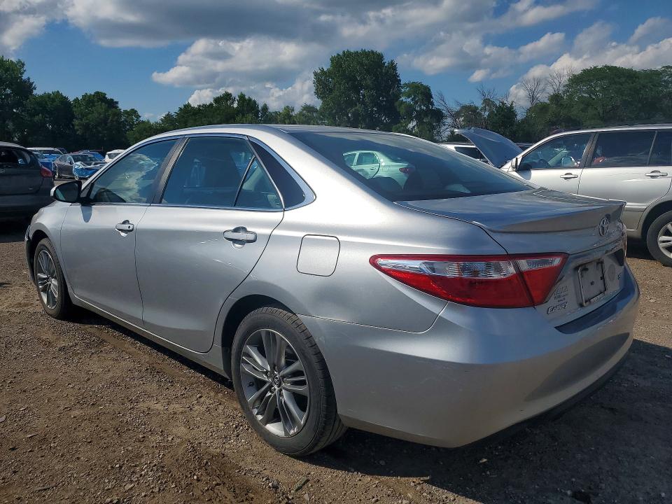 58498276 :رقم المزاد ، 4T1BF1FK8FU888323 vin ، 2015 Toyota Camry مزاد بيع