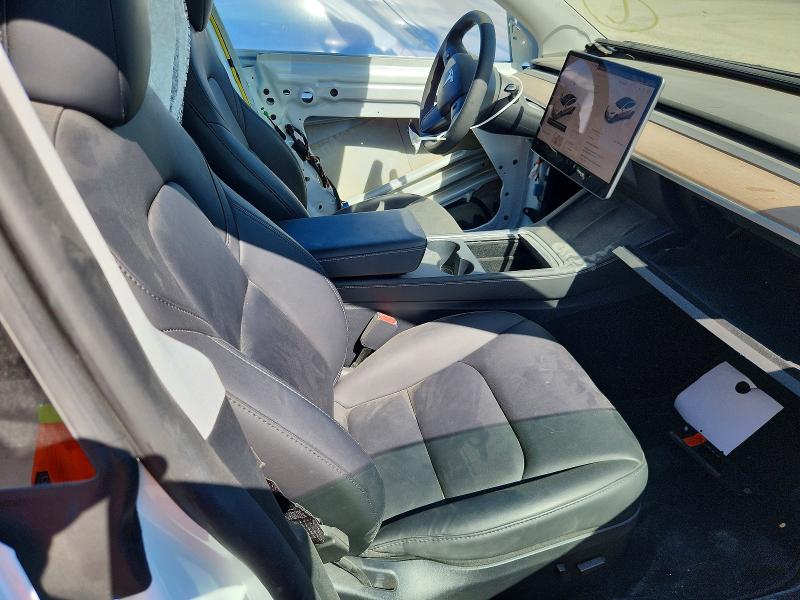 2024 Tesla Model Y მანქანა იყიდება აუქციონზე, vin: 7SAYGDED0RF055177, აუქციონის ნომერი: 60688076