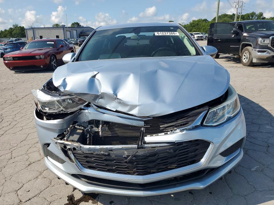 61237386 :رقم المزاد ، 1G1BC5SM6J7216305 vin ، 2018 Chevrolet Cruze مزاد بيع