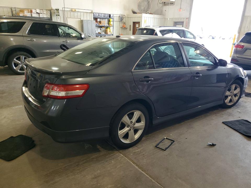 62890086 :رقم المزاد ، 4T1BF3EK5BU755512 vin ، 2011 Toyota Camry مزاد بيع