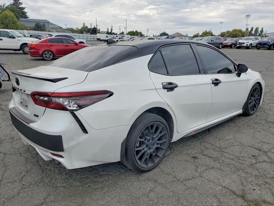 Auction sale of the 2022 Toyota Camry, vin: 4T1K61AK8NU075604, lot number: 60990396