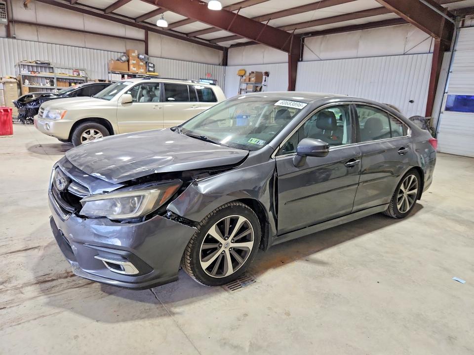 60683896 :رقم المزاد ، 4S3BNAK63J3044141 vin ، 2018 Subaru Legacy مزاد بيع