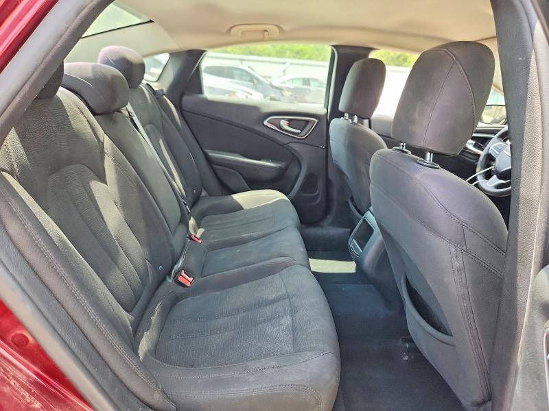 61679396 :رقم المزاد ، 1C3CCCFB4FN634670 vin ، 2015 Chrysler 200 مزاد بيع