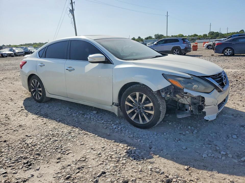 Продажа на аукционе авто 2017 Nissan Altima, vin: 1N4AL3APXHC122356, номер лота: 61925136