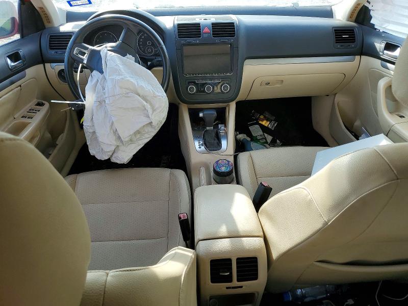 62312876 :رقم المزاد ، 3VWRX7AJXAM154813 vin ، 2010 Volkswagen Jetta مزاد بيع